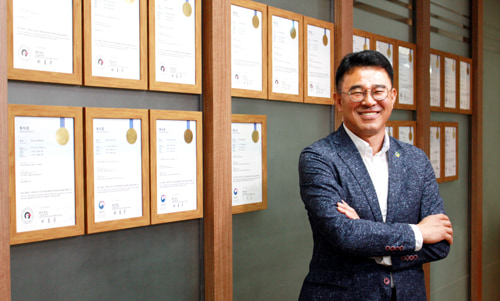 (주)솔라플레이 안병준 대표, "지역민과 조그만 정성이라도 함께 나누고 싶어"